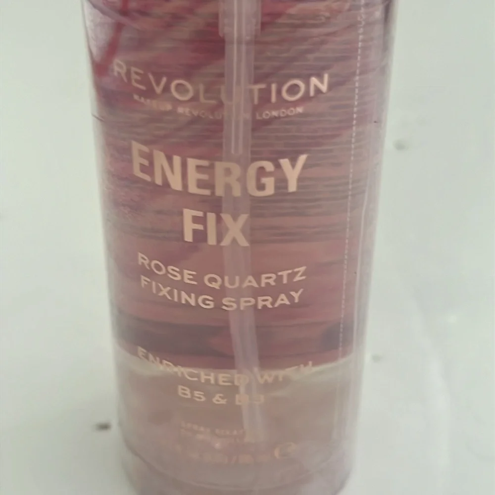 Revolution Rose Quartz Energy‎ Fix Spray 2.87fl.oz